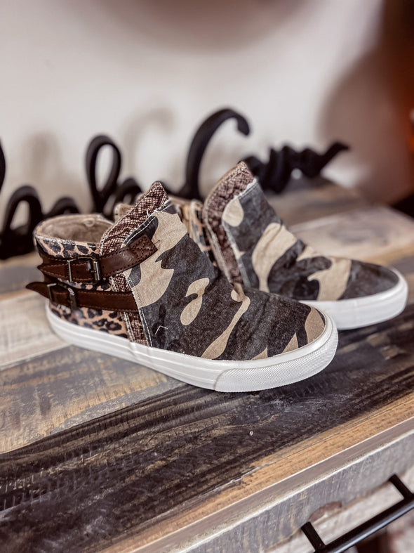 Blowfish Natural Camo & Kitty Makome Sneaker