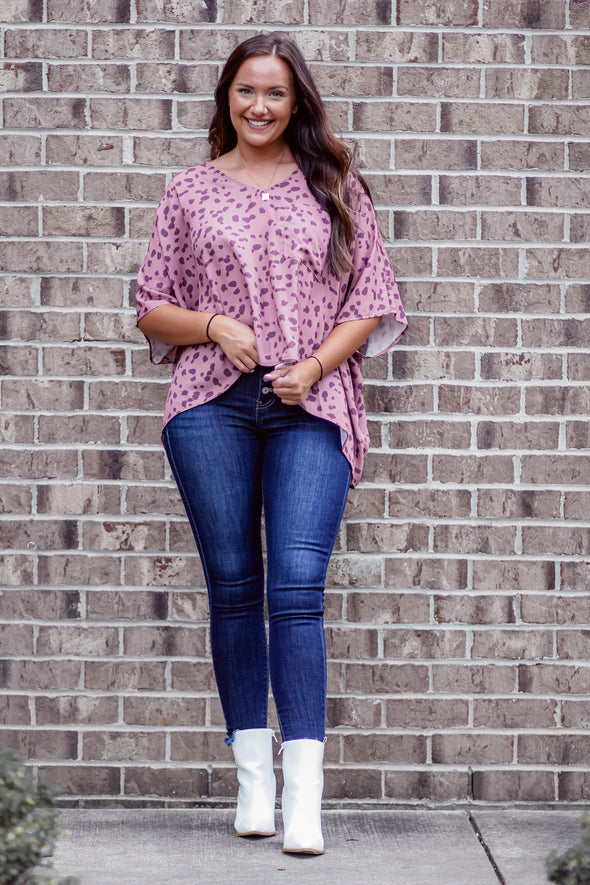 Mauve & Spot Woven V Neck Pocket Top