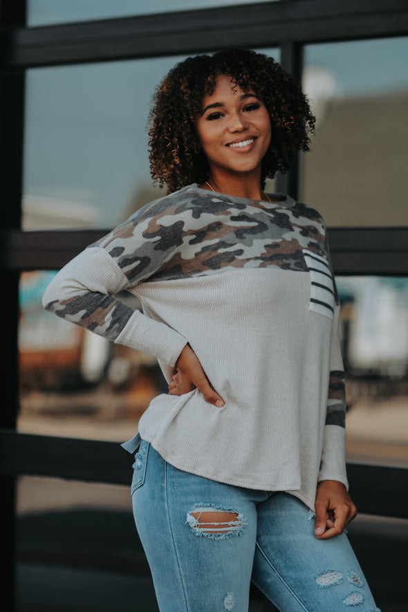 Oatmeal & Camo Contrast Stripe Pocket Top