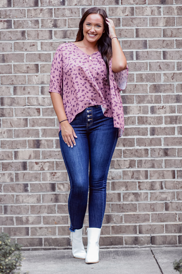 Mauve & Spot Woven V Neck Pocket Top