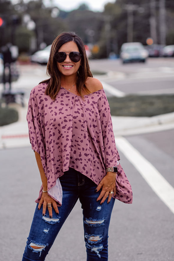 Mauve & Spot Woven V Neck Pocket Top