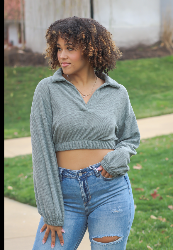 Sage Elastic Hem Cropped Pullover Top