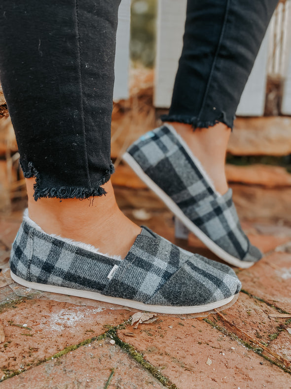 TOMS Black Plaid Cozy Faux Fur Alpargata