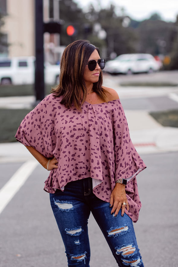 Mauve & Spot Woven V Neck Pocket Top