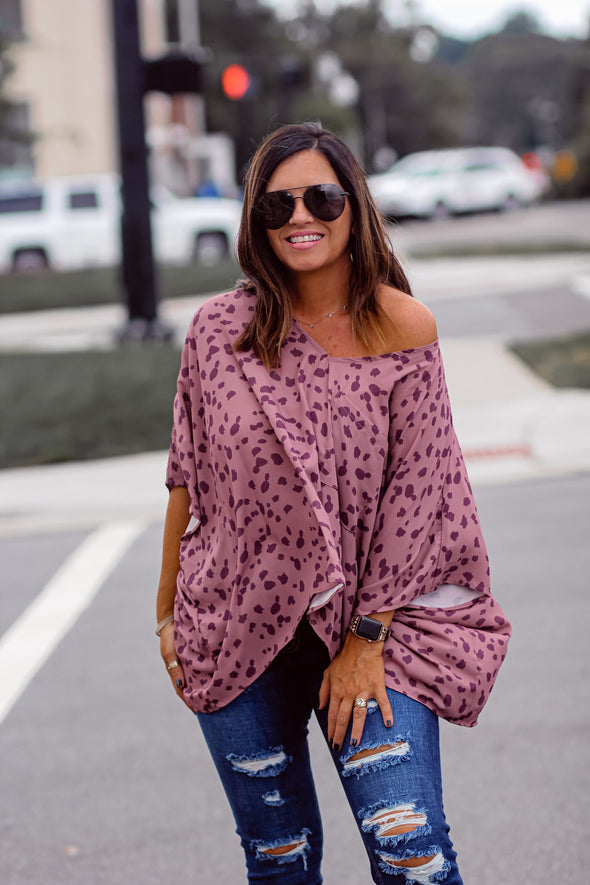 Mauve & Spot Woven V Neck Pocket Top